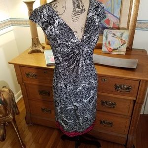 WOMEN'S PINK AND BLACK EASY WEAR DRESS SIZE 4